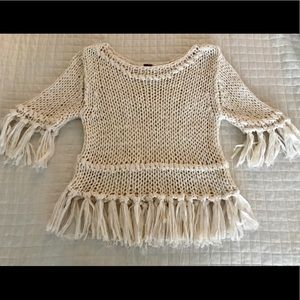 Free People - Gorgeous, cropped fringe sweater🌙